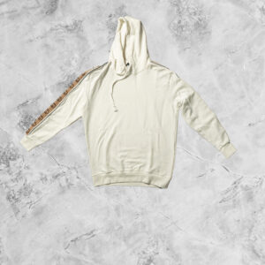 GUCCI HOODIE IN CREAM WITH LOGO DETAIL ON SLEEVE